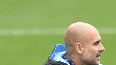Guardiola admitió que quiere que Mikel siga a su lado.