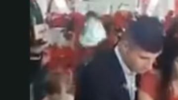 El chico perdió el control por completo.