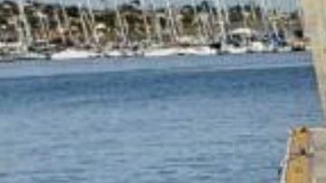 Detenidos en la panga de Point Loma.