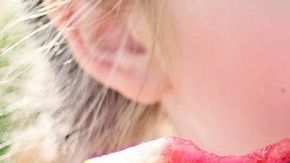 sandía niña-pxhere