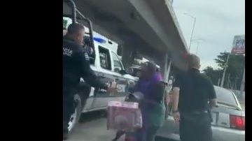 Los policías sorprendieron a los menores.
