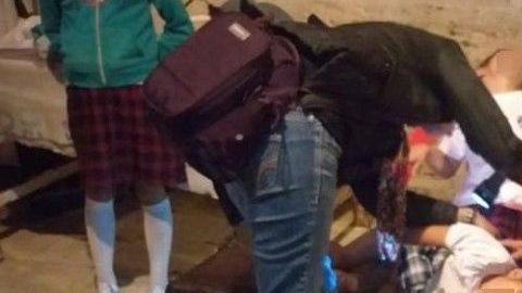 Menores rescatados de albergue.