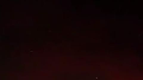 Las llamas devoraron el salón de masajes.