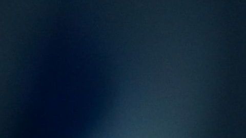 La mujer tenía la esperanza de que el dinero fuera un regalo.