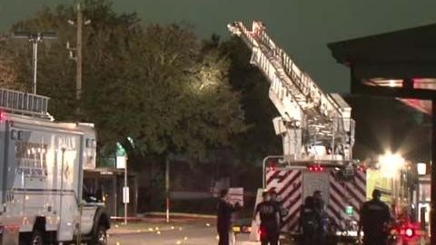 Las autoridades desconocen el móvil del crimen.