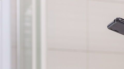 El baño se ha convertido en un espacio para revisar el celular.