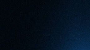 Estas dos imágenes capturan el cometa que aparece cerca de una galaxia de fondo (i) y poco después de su aproximación más cercana al Sol (d).