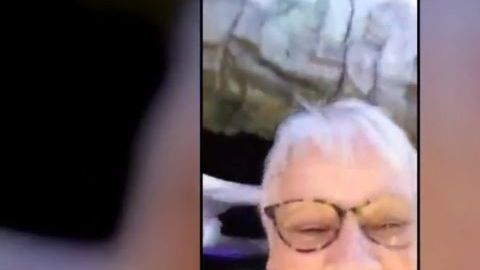 En lugar de tomar video tomó una selfie.