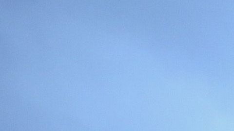 Aghentes mantienen a los residentes alejados de la zona del tiroteo en Jersey City.