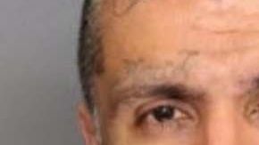 Las autoridades arrestaron a Valenzuela, de 35 años.