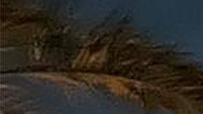 Vehículo destruido en llamas tras un ataque estadounidense el 3 de enero de 2020 en la carretera del aeropuerto internacional de Bagdad.