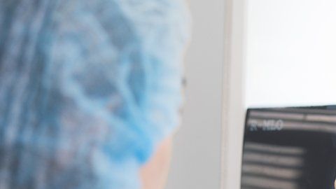 El sistema de inteligencia artificial fue tan preciso como dos médicos juntos.