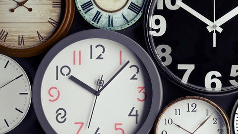 Aunque percibimos el tiempo como algo lineal, es mucho más complejo que eso.