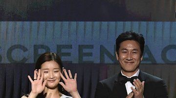 El elenco de Parasite celebrando su premio SAG.