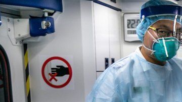 La genética también juega un papel fundamental en esta enfermedad.