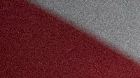 Bloomberg criticó discurso racista de Trump.