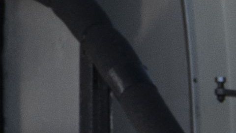 La "deportación en ausencia" se da cuando el migrante no acude a su cita en la corte.