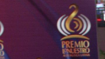 Adamari López junto a Luis Fonsi.