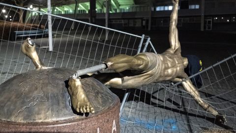 La escultura ya había sufrido varios ataques cometidos por los radicales.