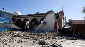 Vista general de la parroquia Inmaculada Concepción, destruida casi en su totalidad tras el sismo registrado este martes, en Guayanilla (Puerto Rico).