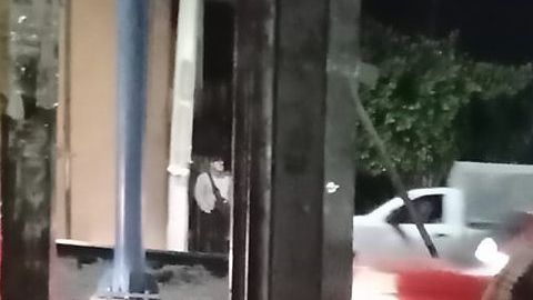 Don Abel se puso triste por no vender nada.