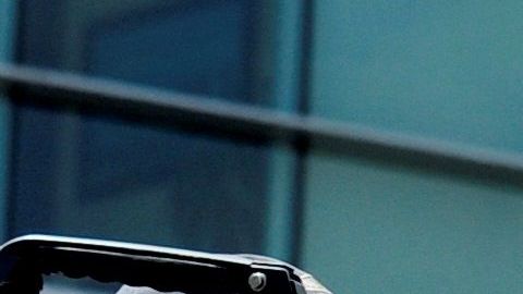 La mujer querría haber pronunciado en nombre del equipo de la estrella del basquetbol.