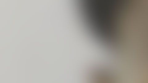 Antonio Brown está acusado de tres cargos por el incidente enfrente de su casa.