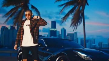 Bad Bunny lanza tema en homenaje a Kobe Bryant.