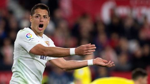 'Chicharito' no entrenó con el Sevilla.