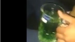 Los presuntos narcos escuchan música y beben alcohol.