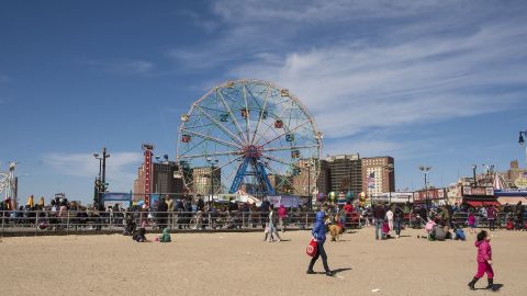 Coney Island tiene magia en verano, pero pierde brillo en invierno.