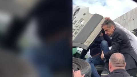 El equipo del gobernador Andrew Cuomo grabó la escena.