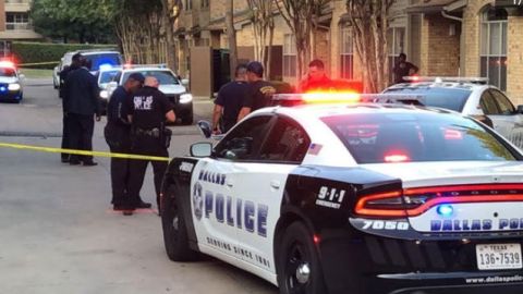 Se vive una violenta madrugada en Dallas.