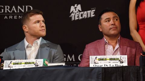 Ofertas para sacar a 'Canelo" de Estados Unidos.