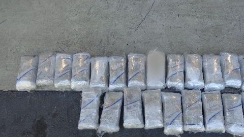 Paquetes con $300,329 dólares.