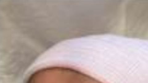 La policía ahora está buscando al bebé, por lo que se está pidiendo la ayuda a la comunidad.