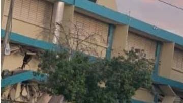Daños en la escuela Agripina Seda, en Guánica.