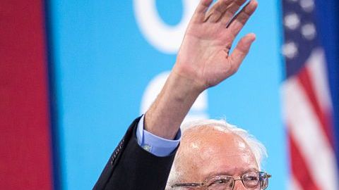 Bernie Sanders declara su apoyo a Hillary Clinton.