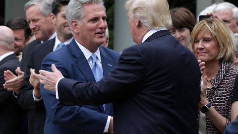 Kevin McCarthy criticó el proceso contra el presidente Donald Trump.