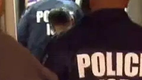 ICE busca detener indefinidamente a menores.