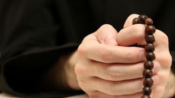 Naciones Unidas acusa a la Iglesia de la movilidad de los sacerdotes pederastas.