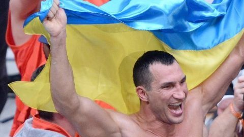 El ucraniano dominó el boxeo en su división.