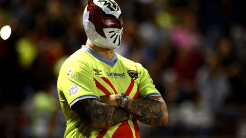 Sin Cara fue acusado de robo de identidad por Cinta de Oro Jr.