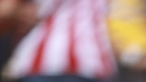 La chica fue alabada y criticada.