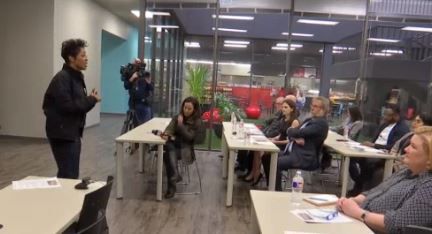 Reuniones comunitarias.