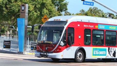 El sistema de autobuses de Metro incluye 170 líneas y 15,000 paradas.