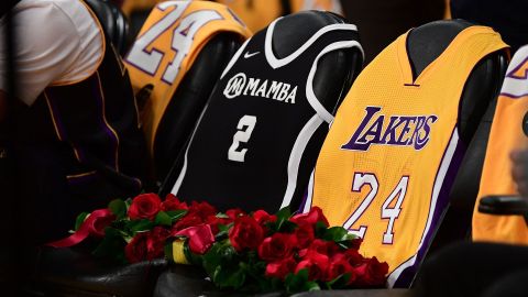 Se rindió tributo a Kobe en el partido de los Lakers.