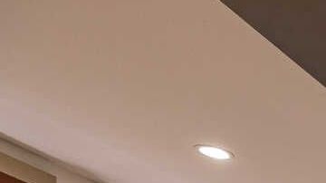 Torre de cascos Stormtrooper de la mansión Star Wars.