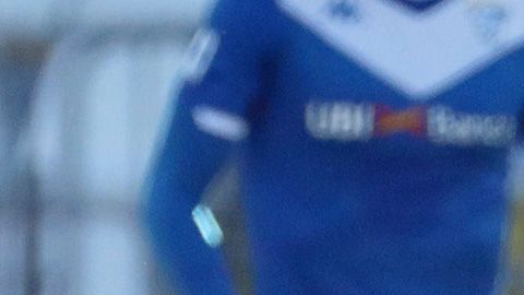 El partido tuvo que ser detenido ante los insultos racistas.