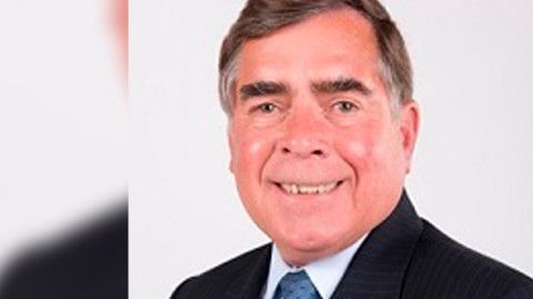 Alcalde John F. Roth